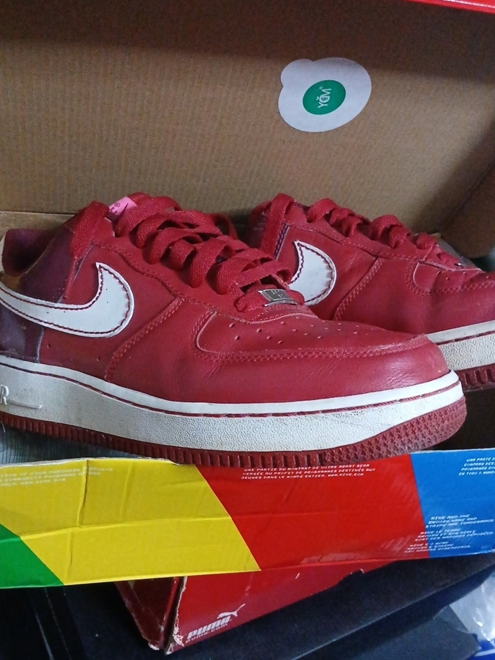 Nike Uptowns Red Low-Top Sneakers Men Size 9.5